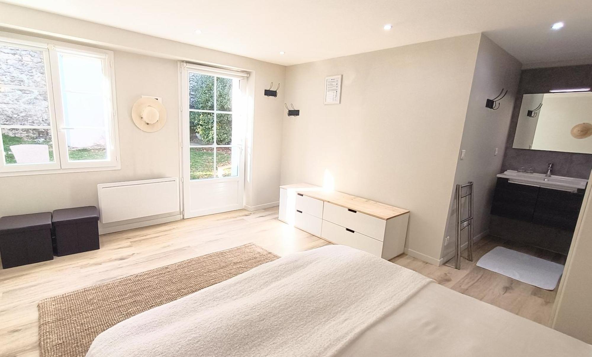 La Ferme Les Eybrachas Hotel Reauville Room photo